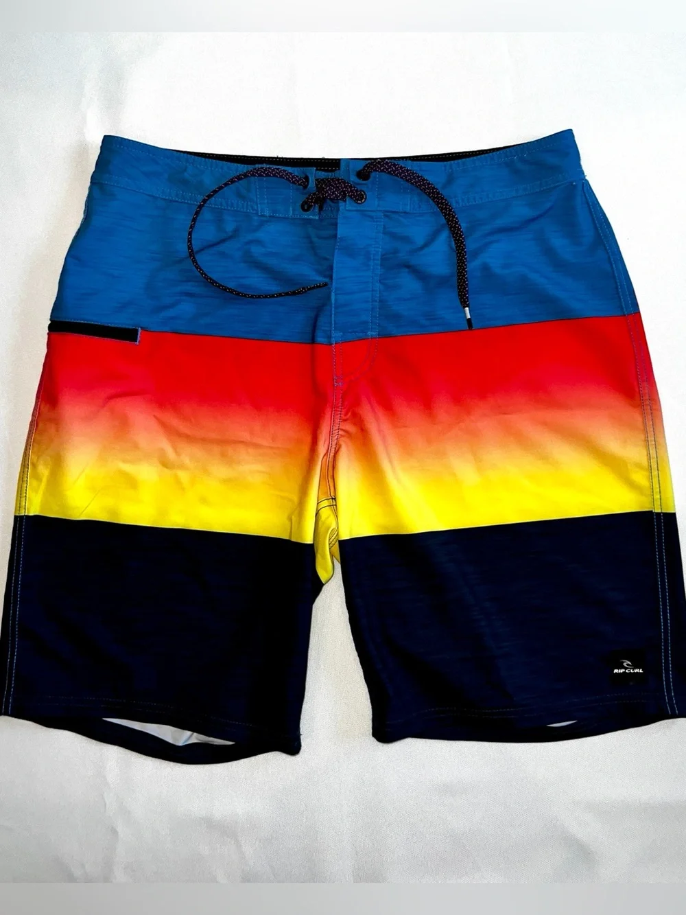 Rip Curl Men’s Mirage Divided Blue/Red/Yellow/Black Gradient Board Shorts sz 33